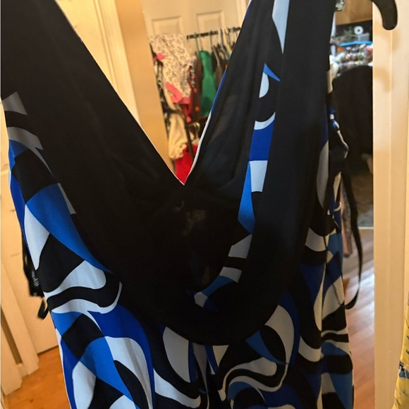 Agb‎ dress - Picture 3 of 3